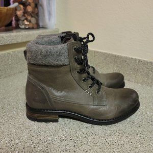 Taos Cutie Grey Lace Up Combat Boots Size 39/8.5
